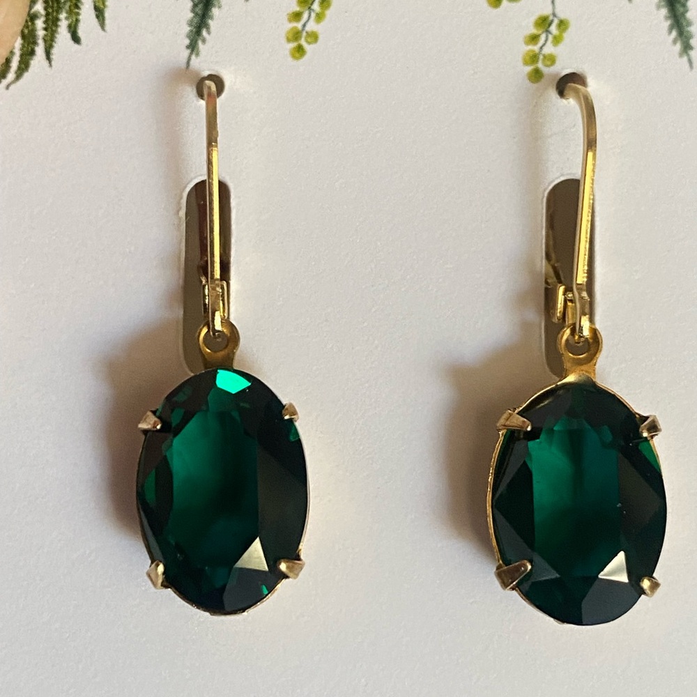 Emerald Green oval earrings